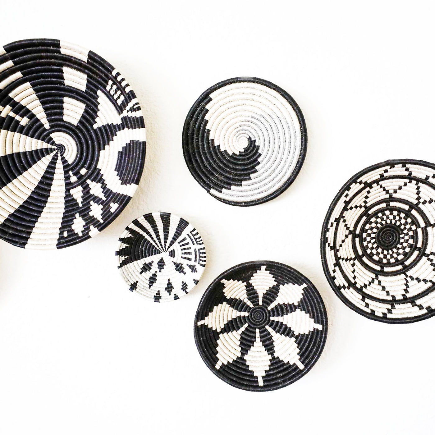 10" Medium Black Hope Round Basket